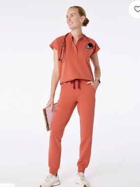 Figs Women's spiced cider Zamora Jogger and Rafaela Top Scrub Set large